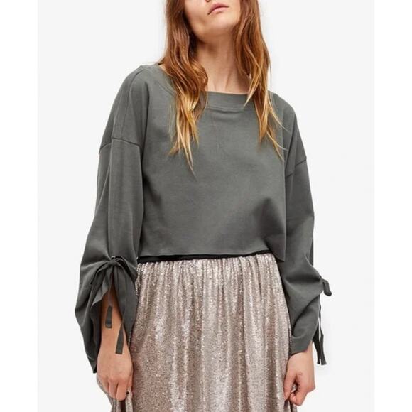 Free People Tops - free people gray tie sleeve crop sweatshirt